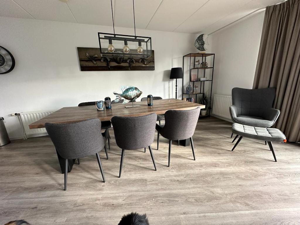 Ferienhaus Am Wasser Lemmer 136 Neu Renoviert Exterior photo