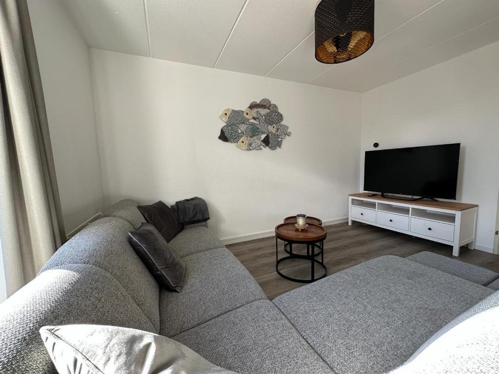 Ferienhaus Am Wasser Lemmer 136 Neu Renoviert Exterior photo